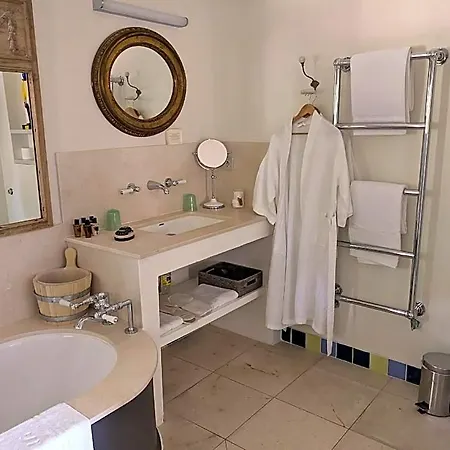 Pastis Saint-tropez فندق 4*