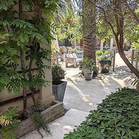 فندق Pastis Saint-tropez 4*
